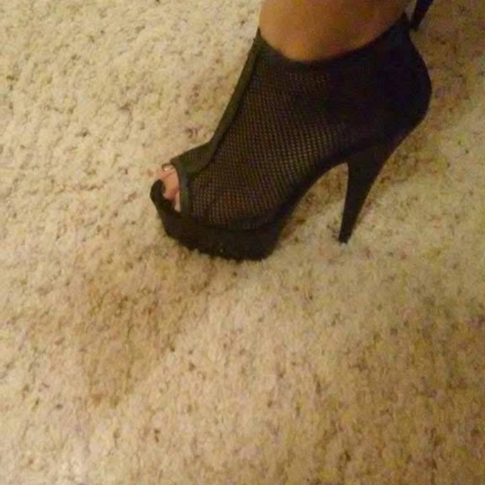 Shoes, Shoes, Shoes - image 2